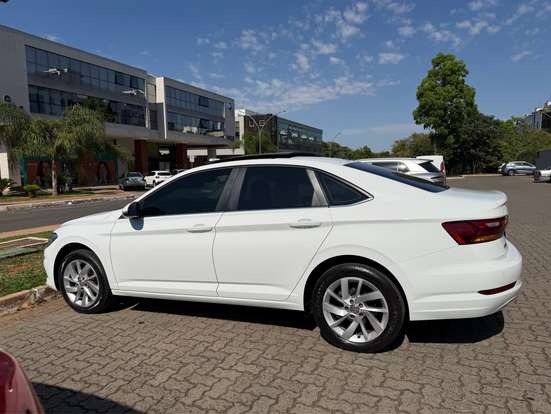 VOLKSWAGEN-JETTA-2020