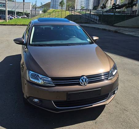 VOLKSWAGEN JETTA 2.0 TSI HIGHLINE 211CV GASOLINA 4P TIPTRONIC