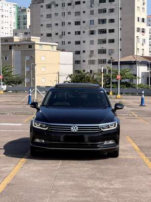 VOLKSWAGEN-PASSAT-2018