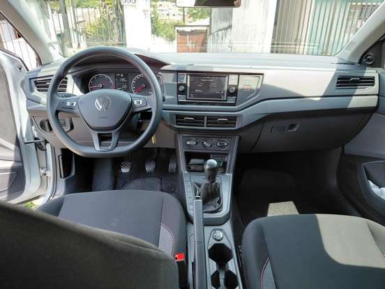 VOLKSWAGEN-POLO-2023