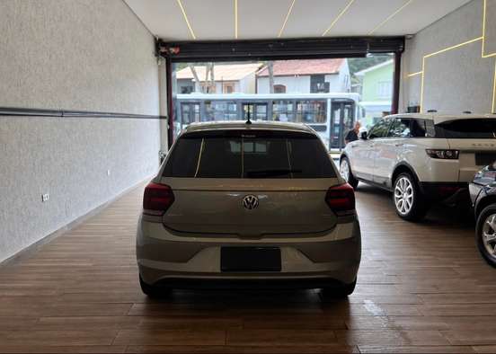 VOLKSWAGEN-POLO-2018