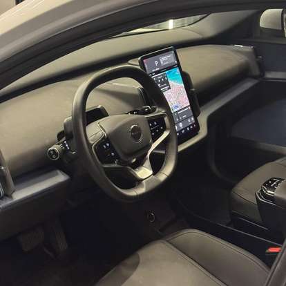 VOLVO-EX30-2024