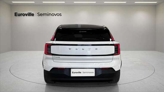 VOLVO-EX30-2024