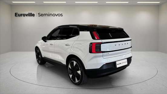 VOLVO-EX30-2024