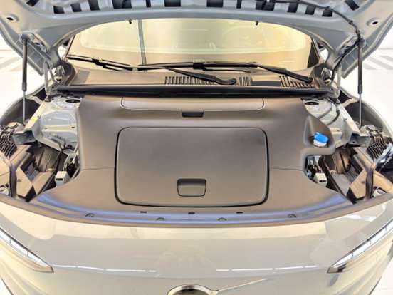 VOLVO-EX30-2024