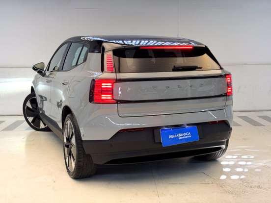 VOLVO-EX30-2024