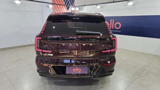VOLVO-EX90-2024