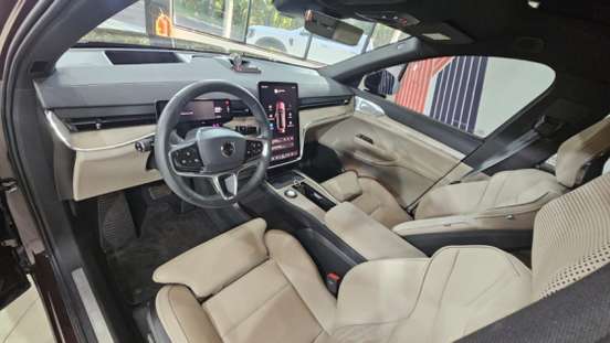 VOLVO-EX90-2024