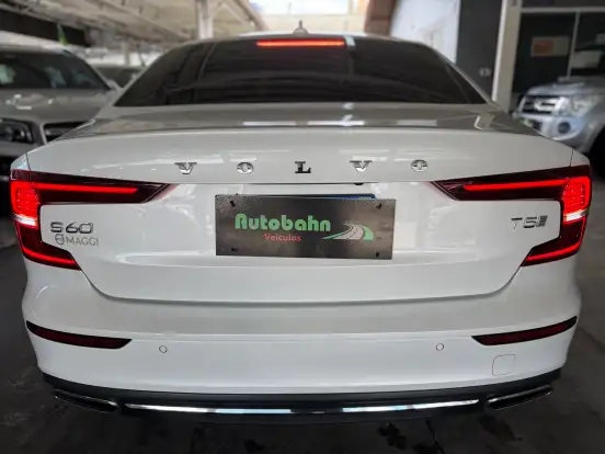 VOLVO-S60-2019