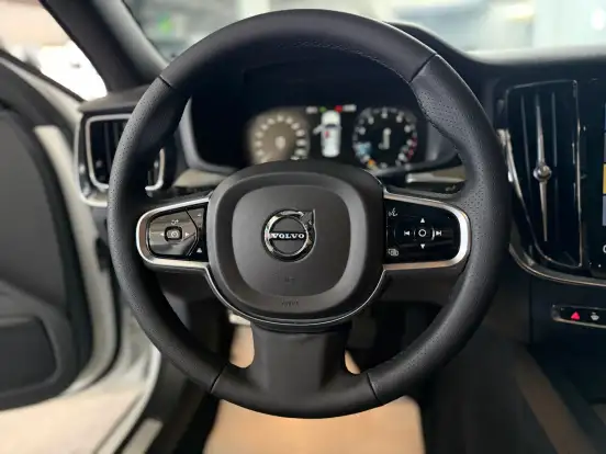 VOLVO-S60-2019