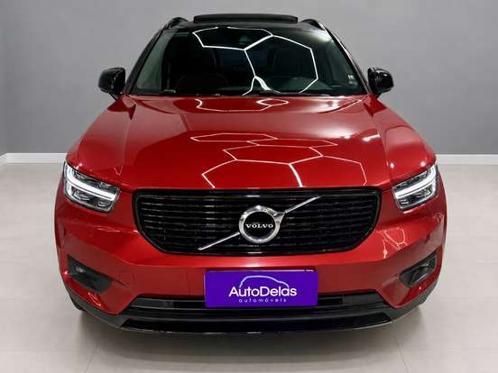 VOLVO-XC40-2020