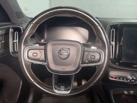 VOLVO-XC40-1.5 T5 RECHARGE R-DESIGN GEARTRONIC VOLVO-XC40-2020