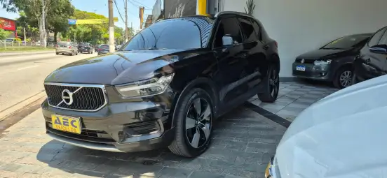 VOLVO-XC40-2018