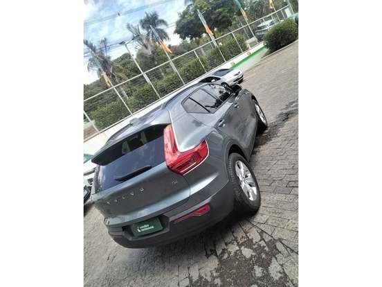VOLVO-XC40-2018