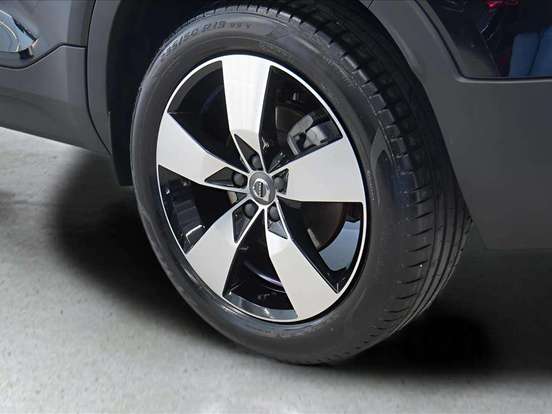 VOLVO-XC40-2.0 T4 GASOLINA MOMENTUM GEARTRONIC VOLVO-XC40-2020