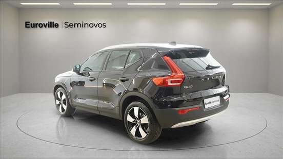 VOLVO-XC40-2020