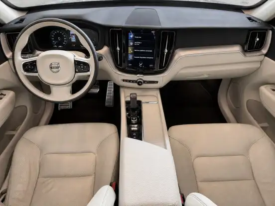 VOLVO-XC60-2021