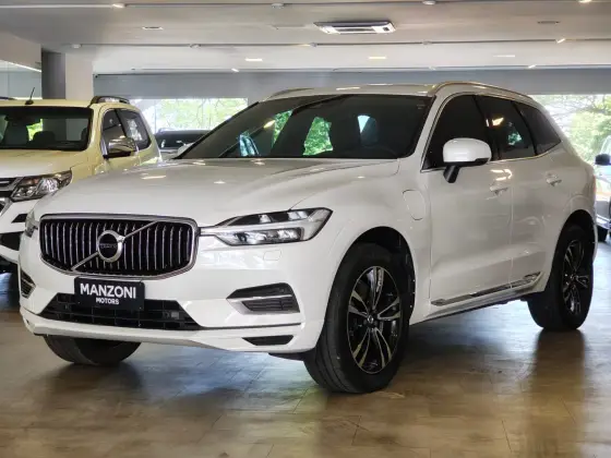 VOLVO XC60 2.0 T8 HYBRID MOMENTUM AWD GEARTRONIC