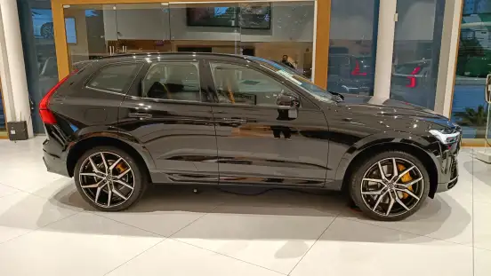 VOLVO-XC60-2025