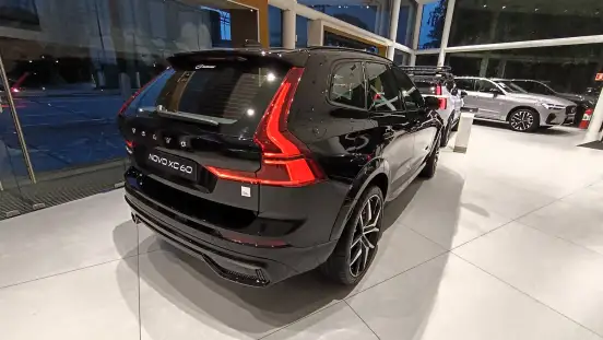 VOLVO-XC60-2025