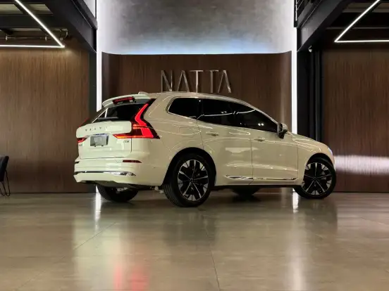 VOLVO-XC60-2025