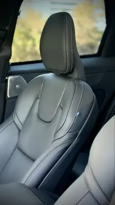 VOLVO-XC60-2025