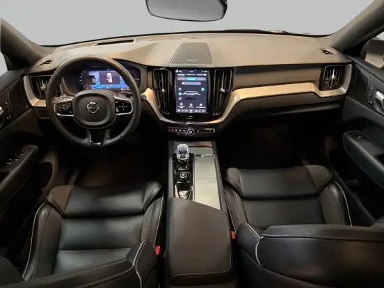 VOLVO-XC60-2022