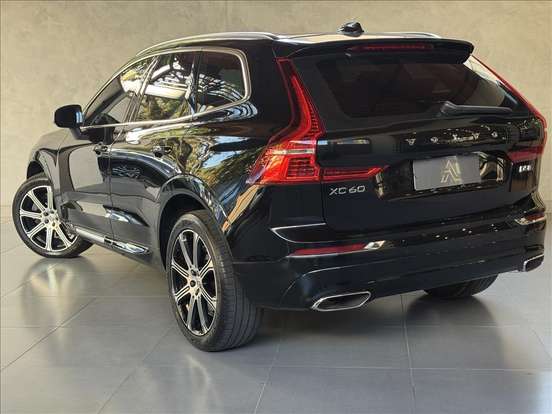 VOLVO-XC60-2018