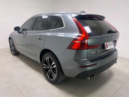 VOLVO-XC60-2018