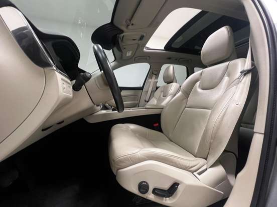 VOLVO-XC60-2.0 T5 GASOLINA MOMENTUM AWD GEARTRONIC VOLVO-XC60-2018