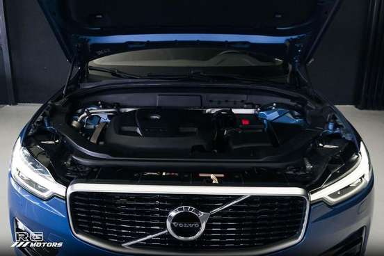 VOLVO-XC60-2018