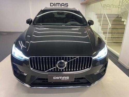 VOLVO-XC60-2022