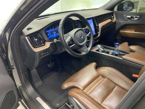 VOLVO-XC60-2022