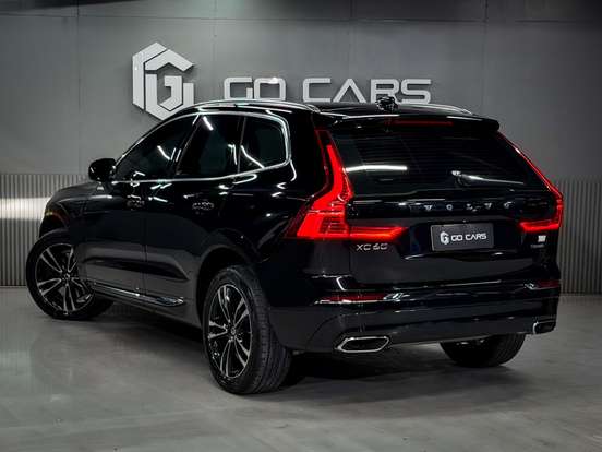 VOLVO-XC60-2021