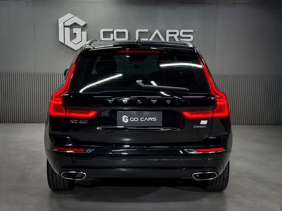 VOLVO-XC60-2021