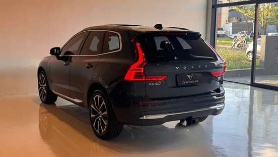VOLVO-XC60-2022