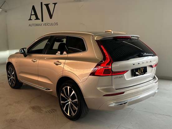 VOLVO-XC60-2022