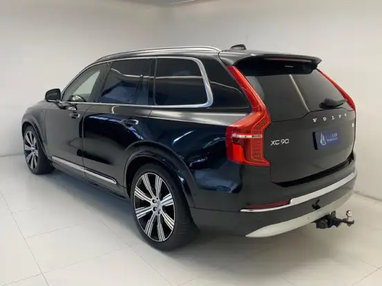 VOLVO-XC90-2022