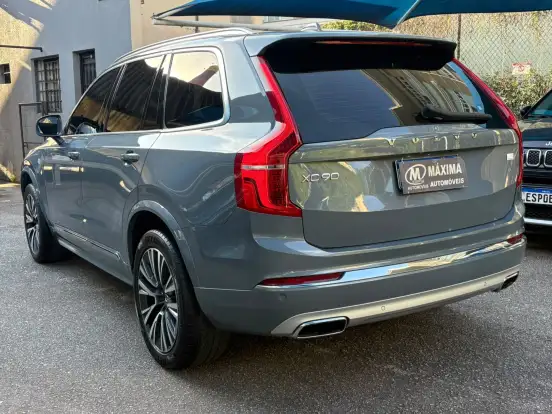 VOLVO-XC90-2021