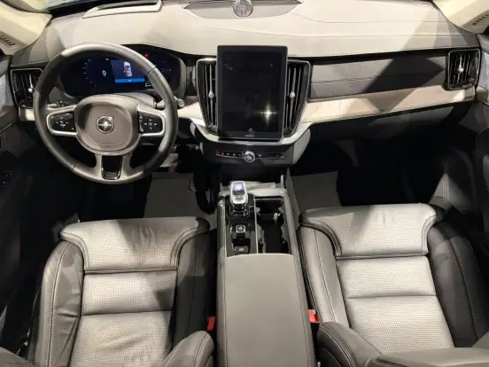 VOLVO-XC90-2025