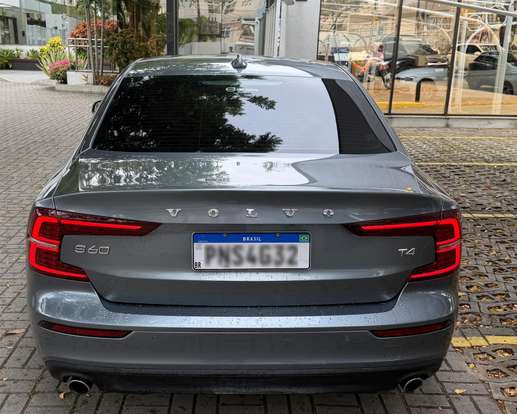 VOLVO-S60-2.0 T4 MOMENTUM GASOLINA 4P AUTOMÁTICO VOLVO-S60-2019