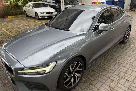 VOLVO-S60-2.0 T4 MOMENTUM GASOLINA 4P AUTOMÁTICO VOLVO-S60-2019