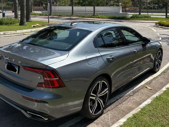 VOLVO-S60-2.0 T8 R-DESIGN HÍBRIDO 4P AUTOMÁTICO VOLVO-S60-2019