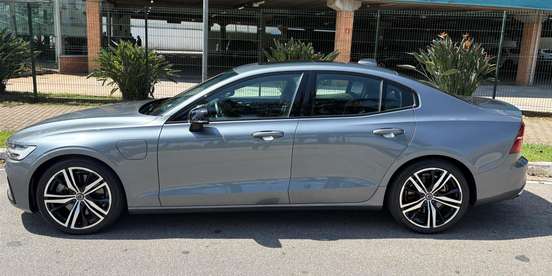 VOLVO-S60-2019