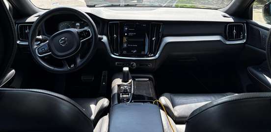 VOLVO-S60-2019