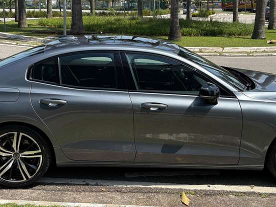 VOLVO-S60-2.0 T8 R-DESIGN HÍBRIDO 4P AUTOMÁTICO VOLVO-S60-2019