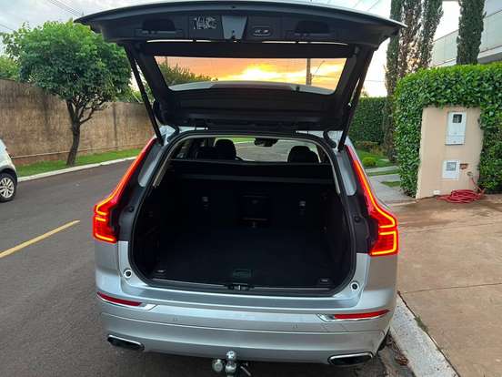 VOLVO-XC60-2018