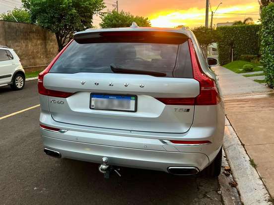 VOLVO-XC60-2018