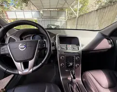 VOLVO XC60 2.0 T5 MOMENTUM GASOLINA 4P AUTOMÁTICO VOLVO XC60 2.0 T5 MOMENTUM GASOLINA 4P AUTOMÁTICO