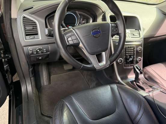 VOLVO-XC60-2.0 T5 MOMENTUM GASOLINA 4P AUTOMÁTICO VOLVO-XC60-2015